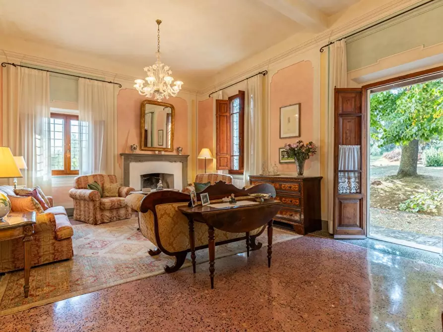 Immagine 22 di Villa in vendita  a Terricciola