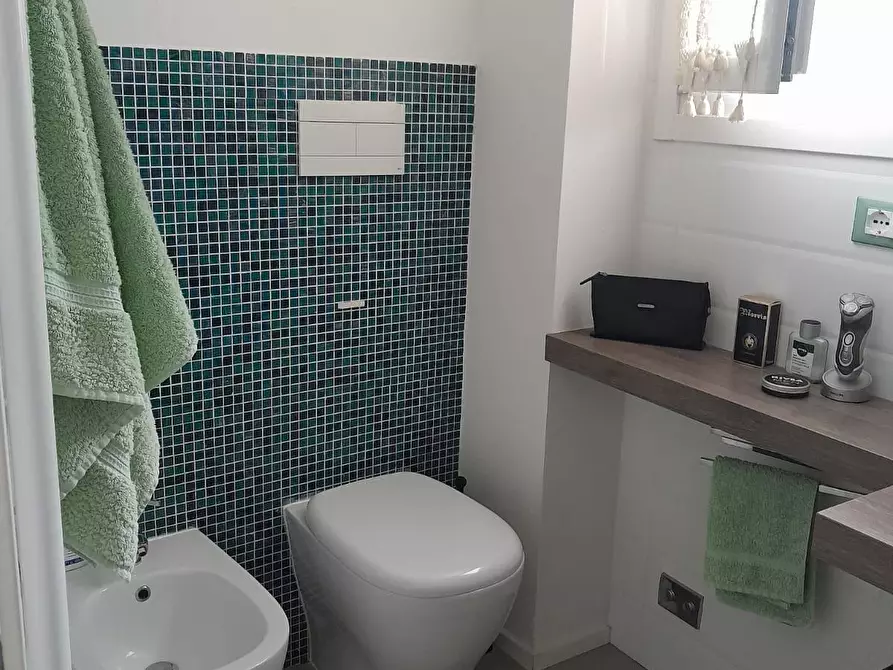 Immagine 18 di Appartamento in vendita  a Livorno