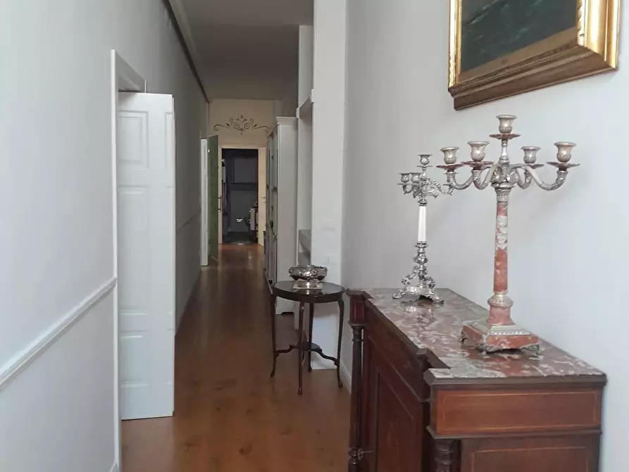 Immagine 11 di Appartamento in vendita  a Livorno