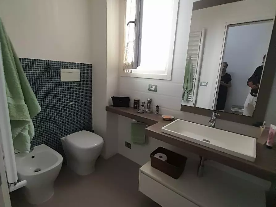 Immagine 17 di Appartamento in vendita  a Livorno