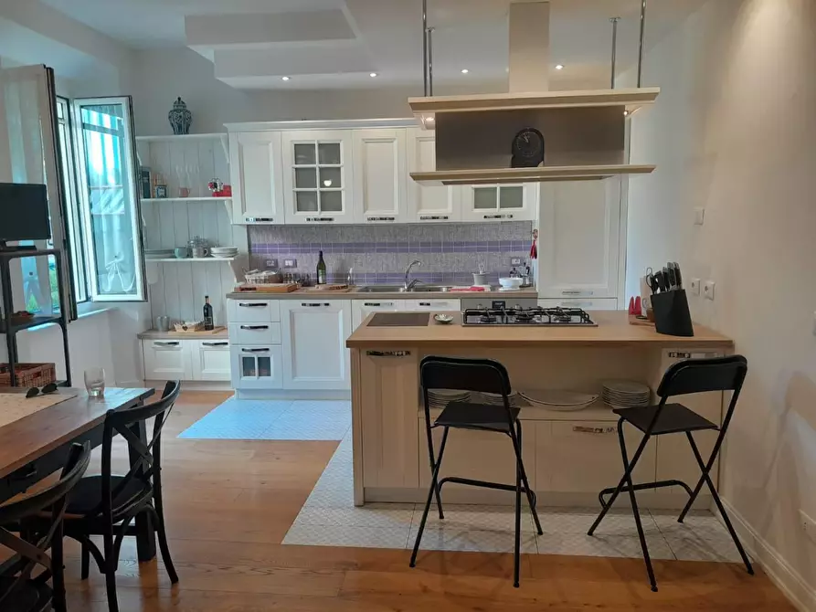 Immagine 2 di Appartamento in vendita  a Livorno