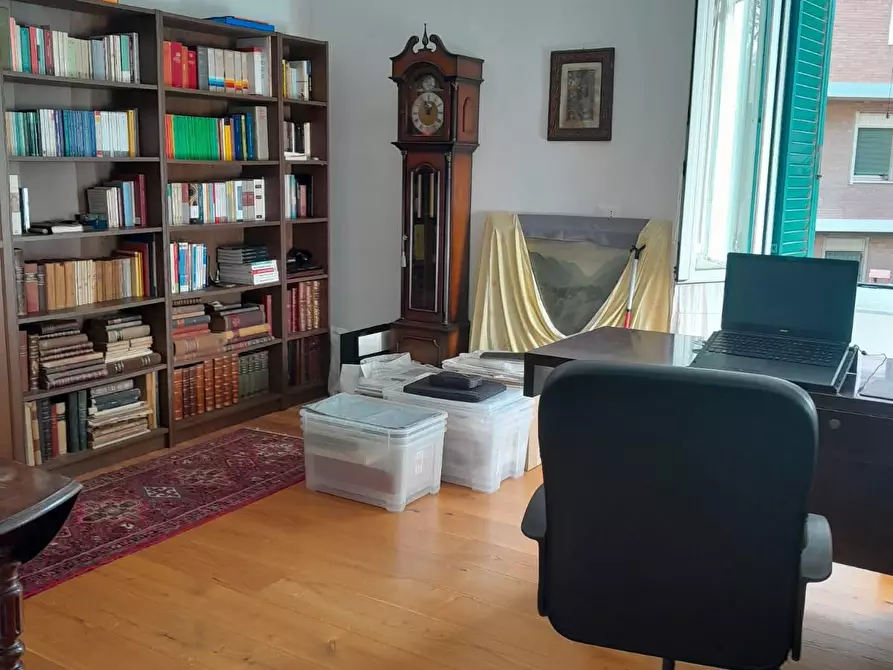 Immagine 14 di Appartamento in vendita  a Livorno