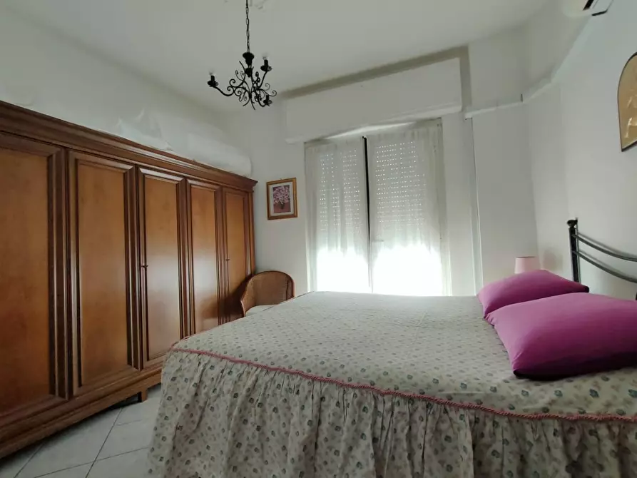 Immagine 11 di Mansarda in vendita  a Massa