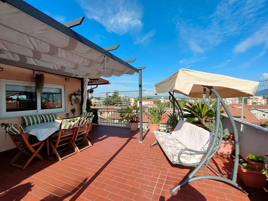 Immagine 2 di Mansarda in vendita  a Massa