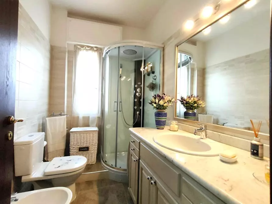 Immagine 13 di Mansarda in vendita  a Massa