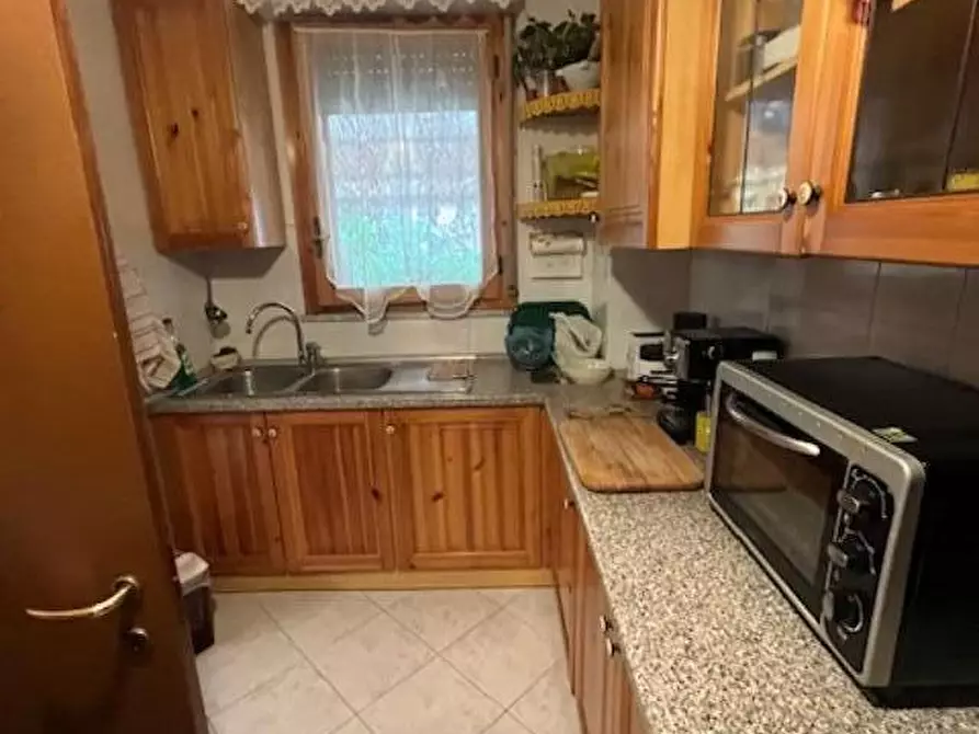 Immagine 2 di Appartamento in vendita  a Fosdinovo