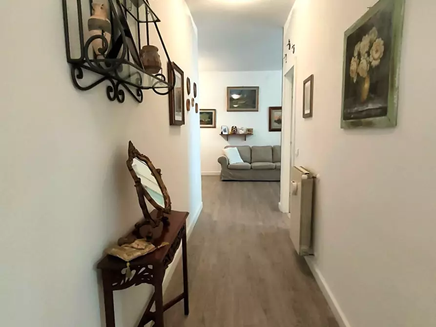 Immagine 5 di Appartamento in vendita  a Massa