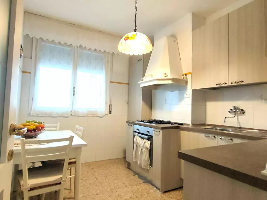 Immagine 13 di Appartamento in vendita  a Massa