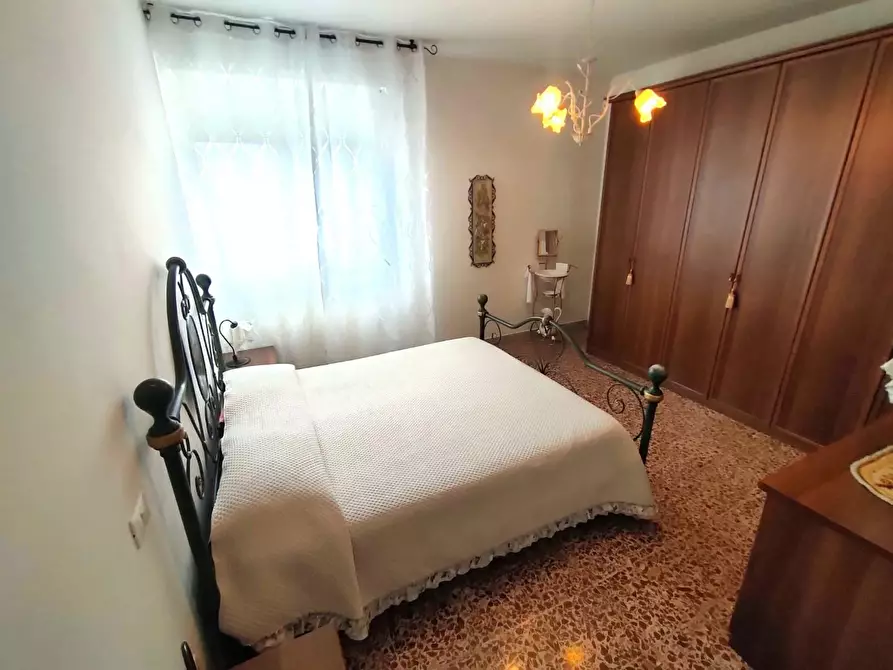 Immagine 15 di Appartamento in vendita  a Massa