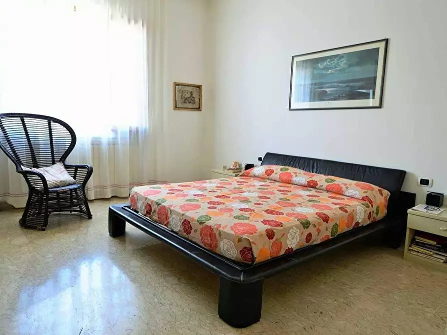 Immagine 11 di Villa in vendita  a Fosdinovo