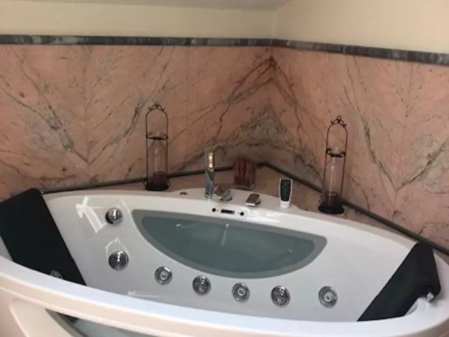 Immagine 21 di Casa quadrifamiliare in vendita  a Castelnuovo Magra