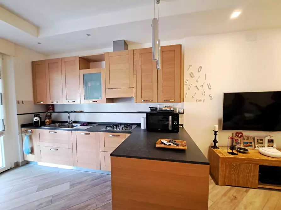 Immagine 6 di Appartamento in vendita  a Carrara