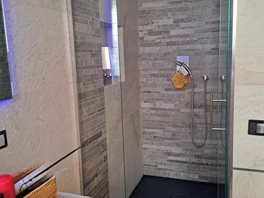 Immagine 22 di Appartamento in vendita  a Carrara