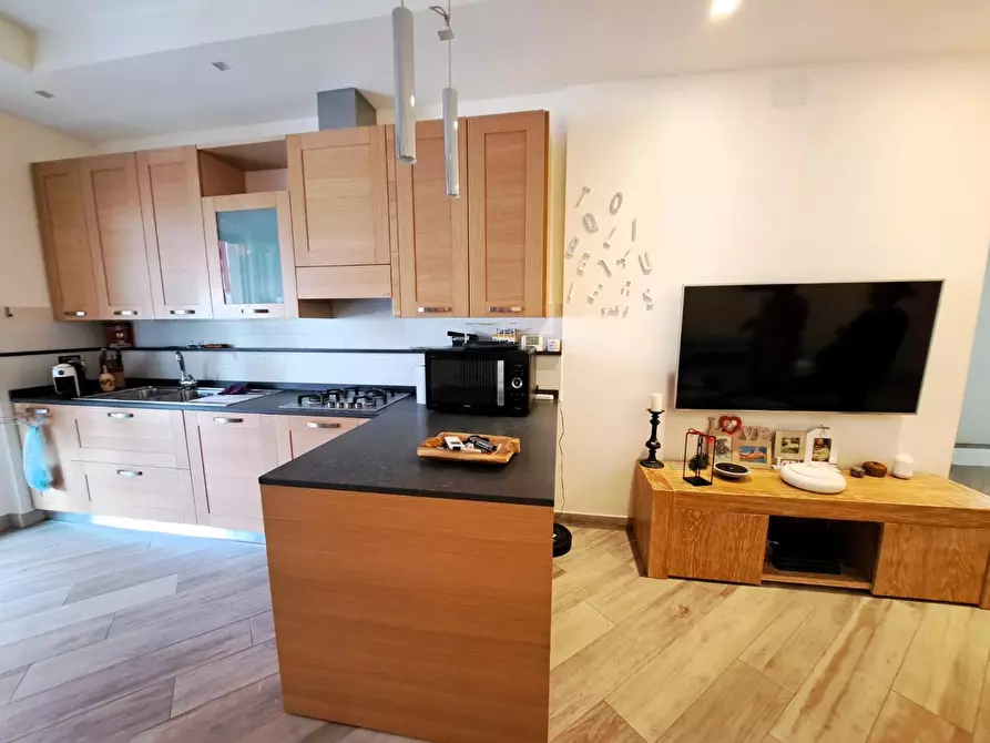 Immagine 7 di Appartamento in vendita  a Carrara