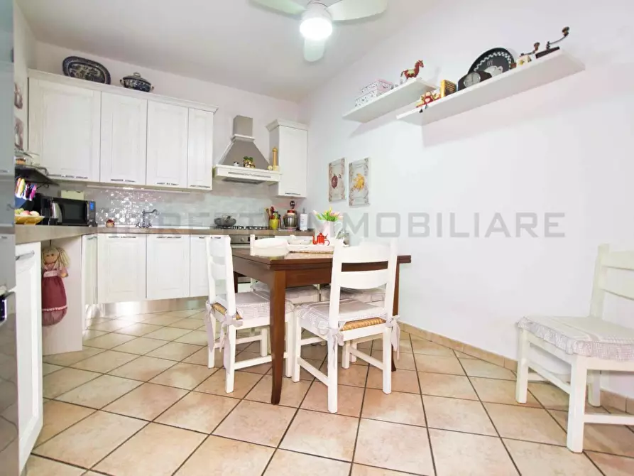 Immagine 11 di Appartamento in vendita  a Suvereto