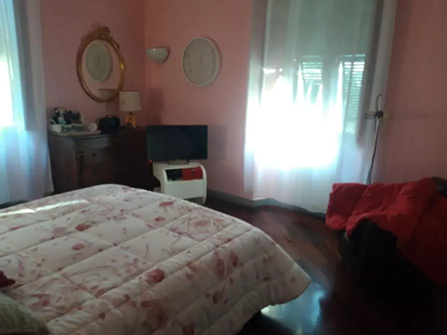 Immagine 23 di Villa in vendita  a Carrara