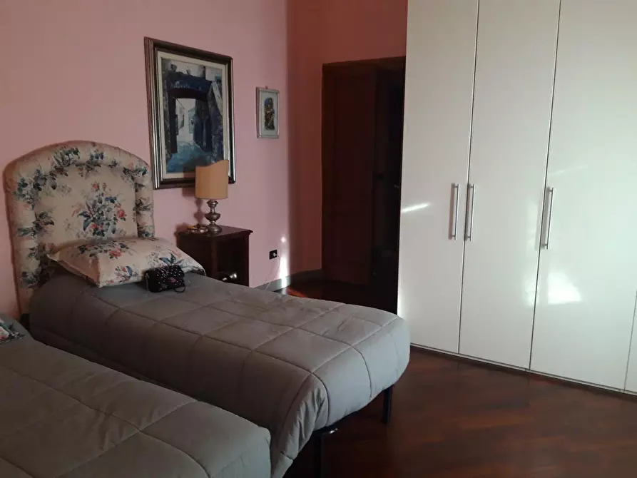 Immagine 25 di Villa in vendita  a Carrara