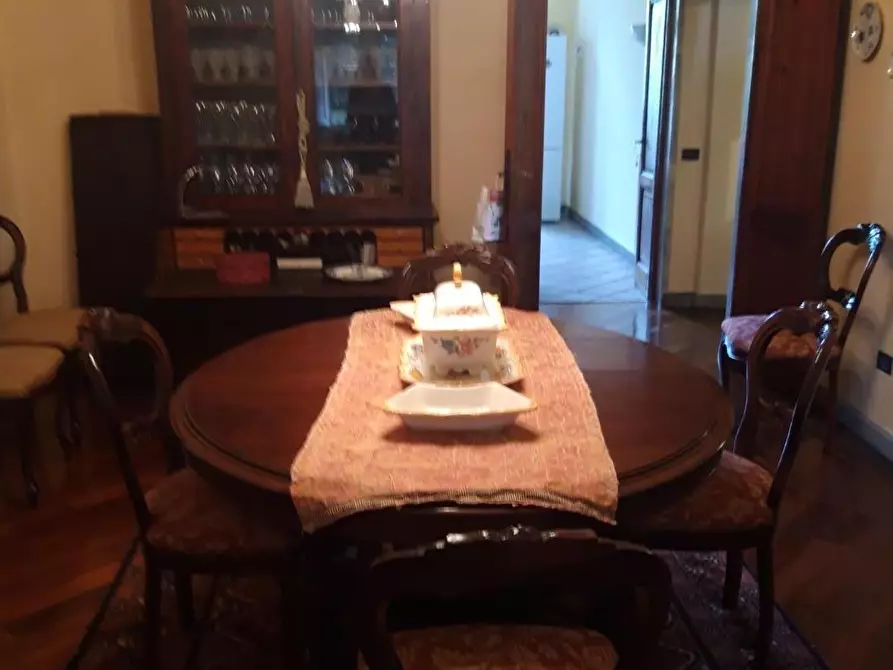 Immagine 4 di Villa in vendita  a Carrara