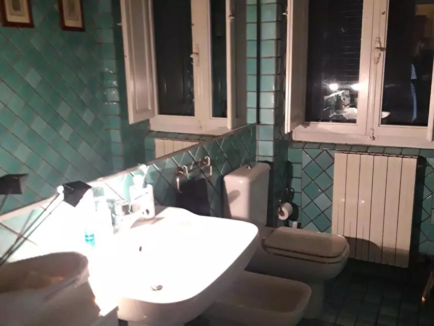 Immagine 10 di Villa in vendita  a Carrara