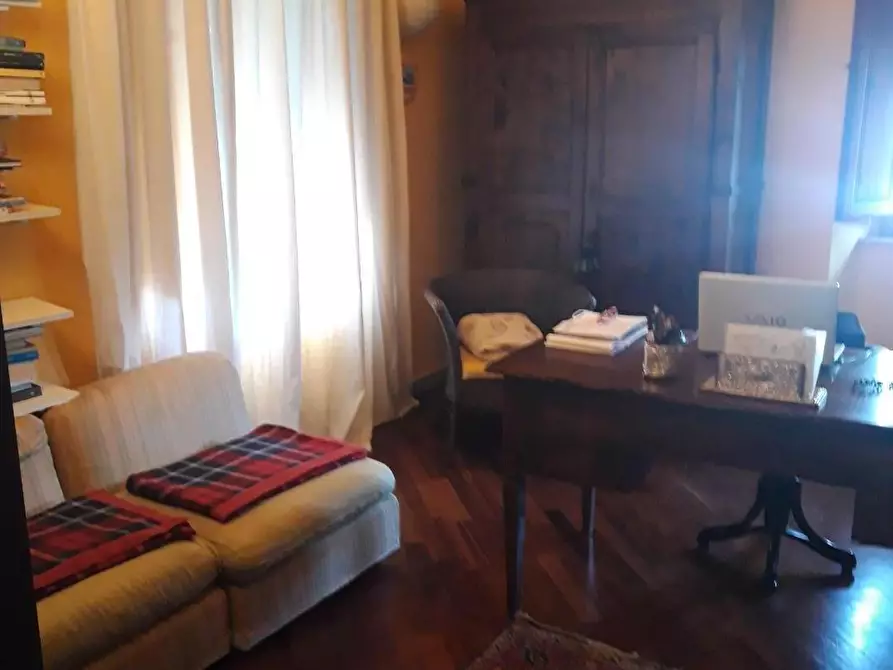 Immagine 16 di Villa in vendita  a Carrara