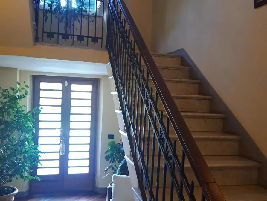 Immagine 11 di Villa in vendita  a Carrara