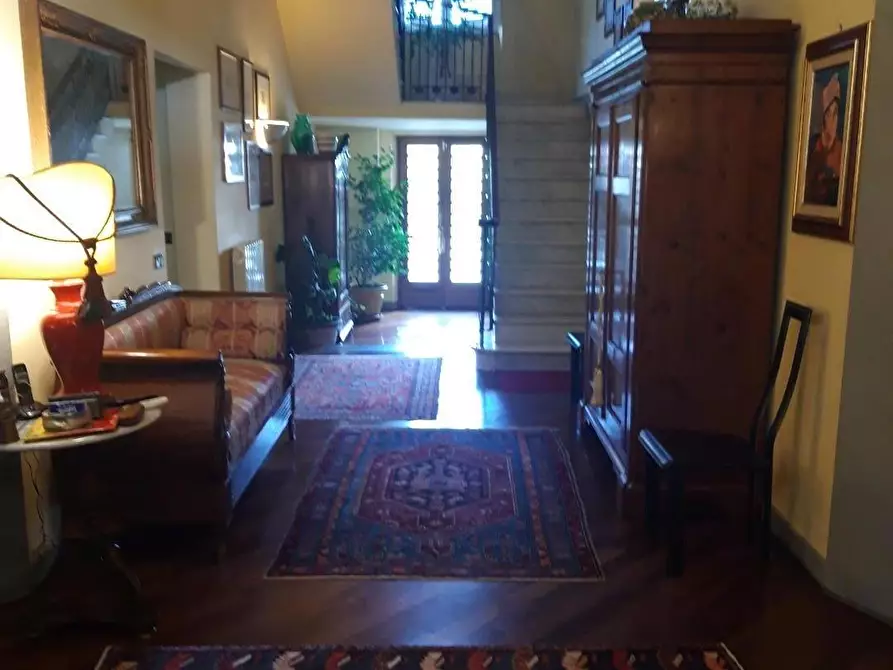 Immagine 8 di Villa in vendita  a Carrara