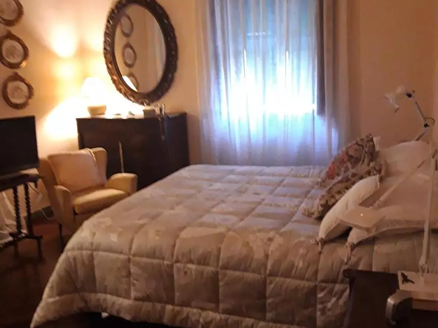 Immagine 17 di Villa in vendita  a Carrara