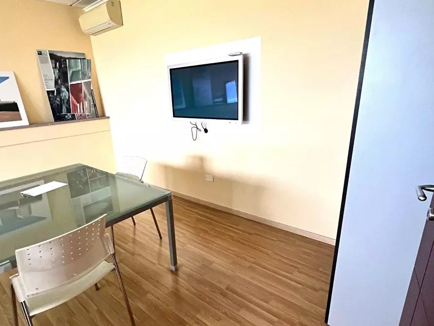 Immagine 4 di Ufficio in vendita  a Montelupo Fiorentino