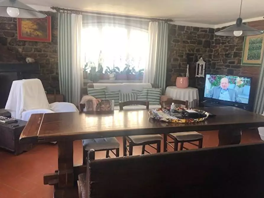 Immagine 33 di Villa in vendita  a Fosdinovo