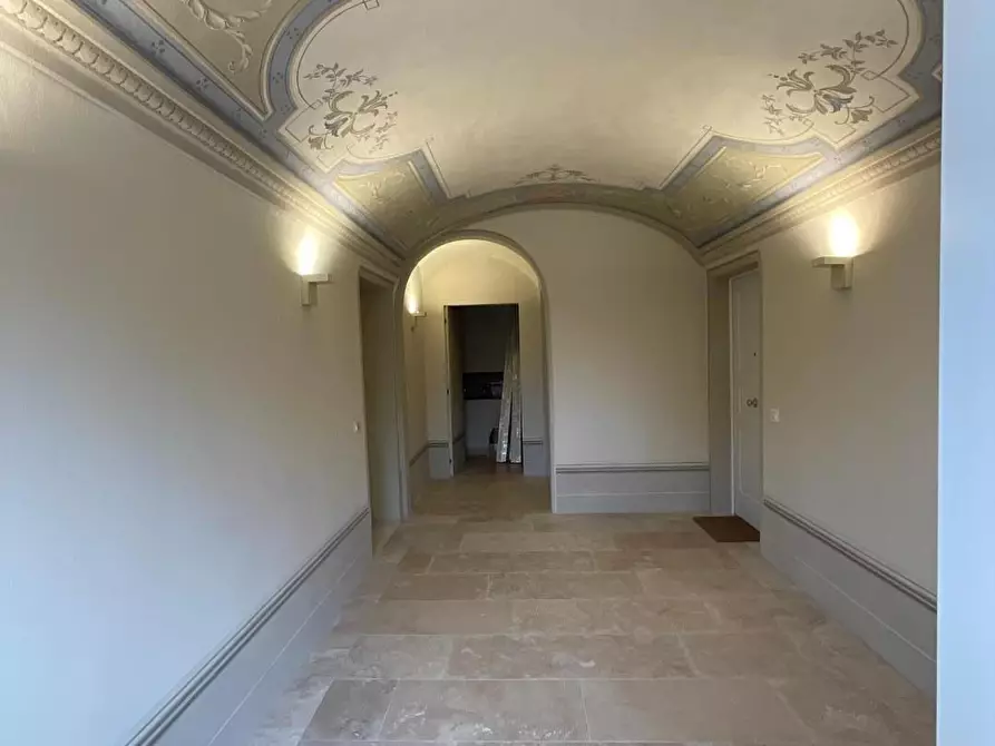 Immagine 4 di Immobile di prestigio in vendita  a Cascina