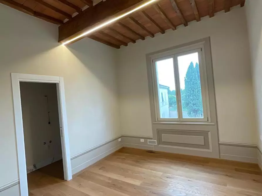 Immagine 10 di Immobile di prestigio in vendita  a Cascina