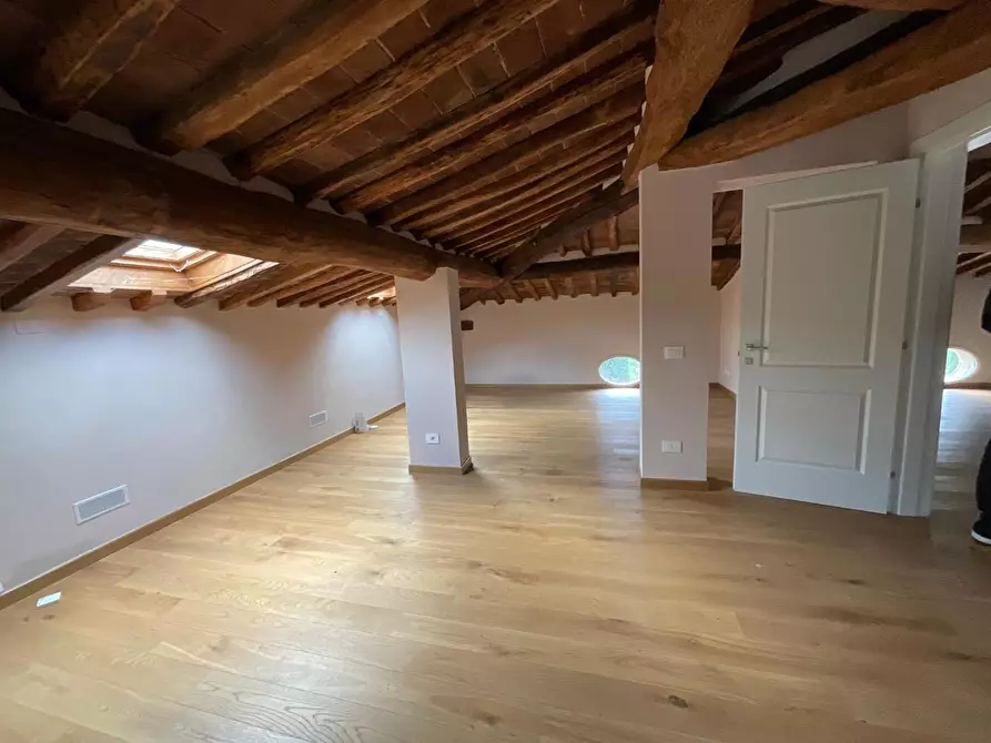 Immagine 24 di Immobile di prestigio in vendita  a Cascina