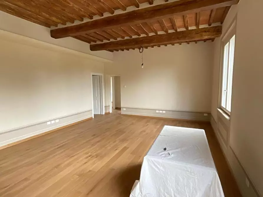 Immagine 6 di Immobile di prestigio in vendita  a Cascina