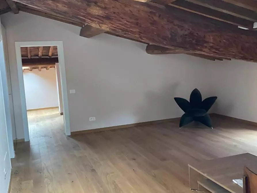 Immagine 23 di Immobile di prestigio in vendita  a Cascina