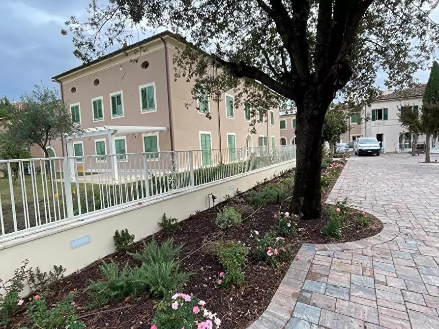 Immagine 3 di Immobile di prestigio in vendita  a Cascina