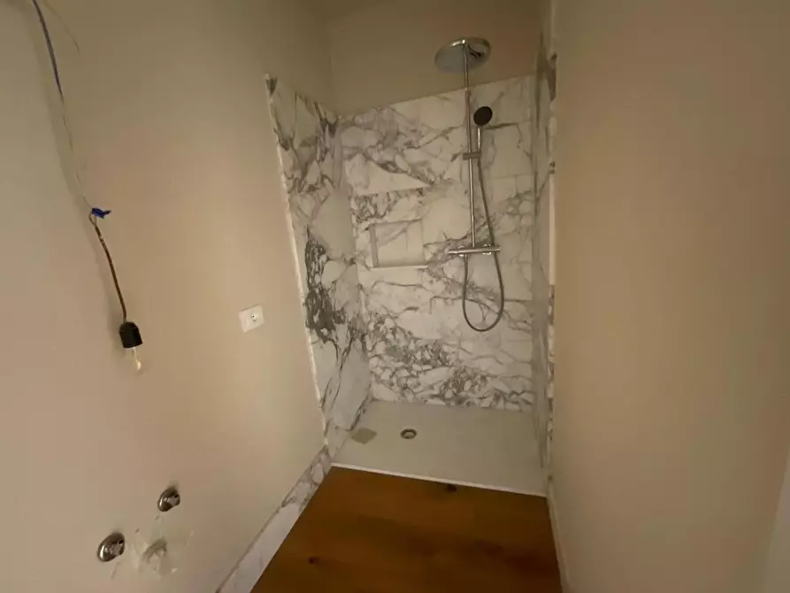 Immagine 29 di Immobile di prestigio in vendita  a Cascina