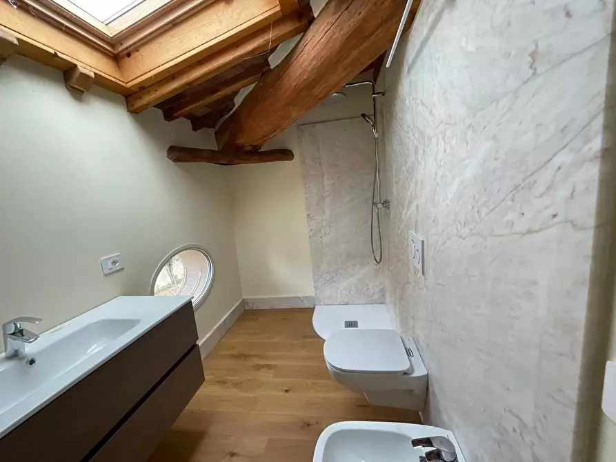 Immagine 11 di Immobile di prestigio in vendita  a Cascina