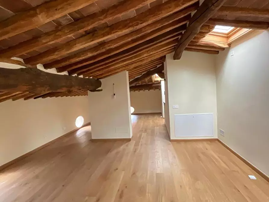 Immagine 6 di Immobile di prestigio in vendita  a Cascina