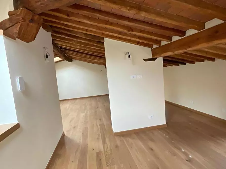 Immagine 10 di Immobile di prestigio in vendita  a Cascina