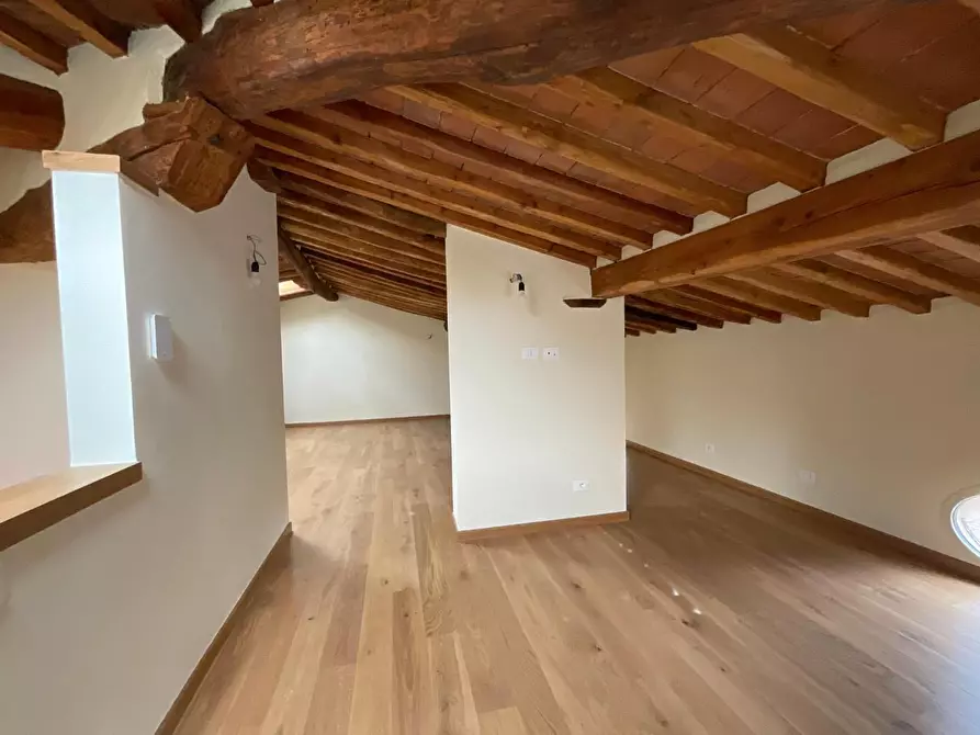 Immagine 9 di Immobile di prestigio in vendita  a Cascina