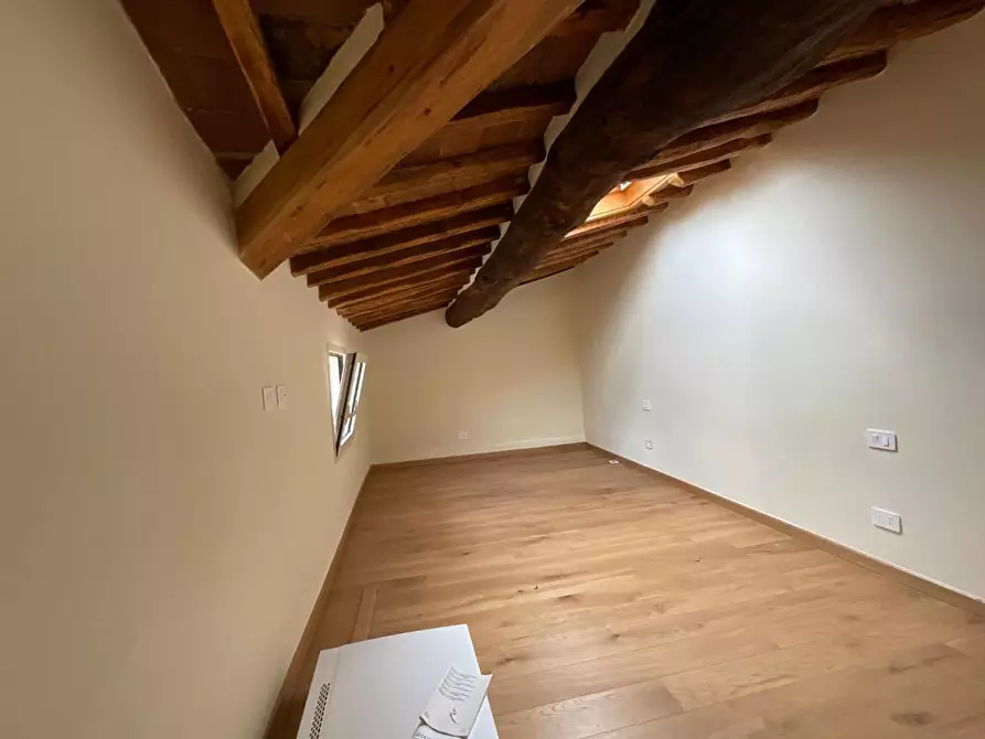 Immagine 15 di Immobile di prestigio in vendita  a Cascina