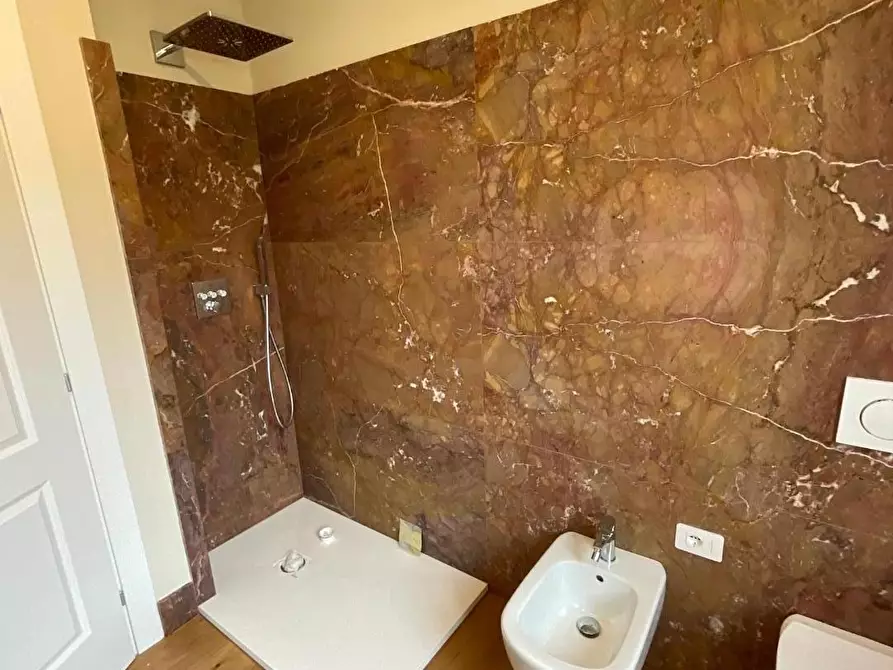 Immagine 20 di Immobile di prestigio in vendita  a Cascina