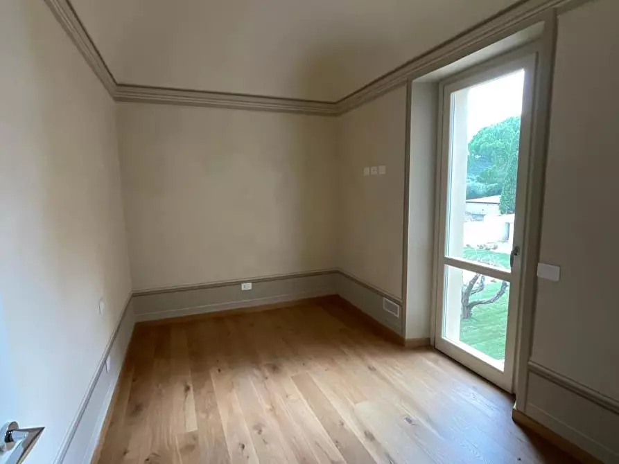 Immagine 25 di Immobile di prestigio in vendita  a Cascina