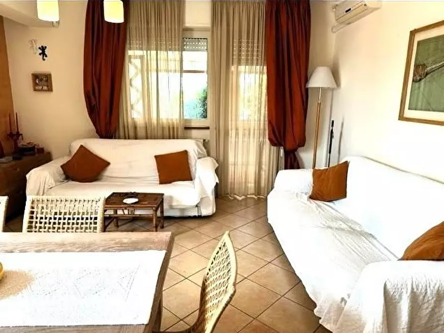 Immagine 6 di Mansarda in vendita  a Viareggio