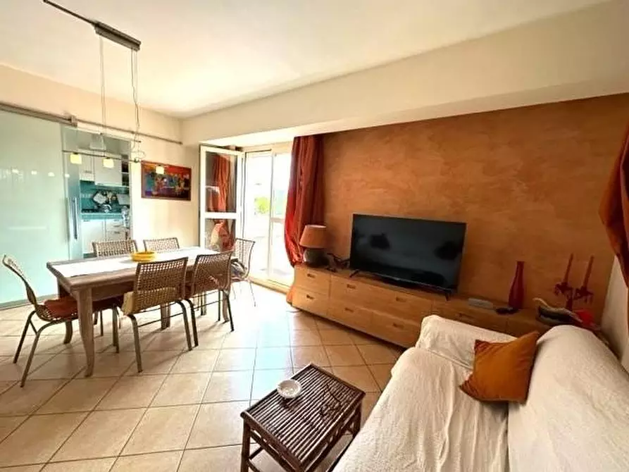 Immagine 4 di Mansarda in vendita  a Viareggio