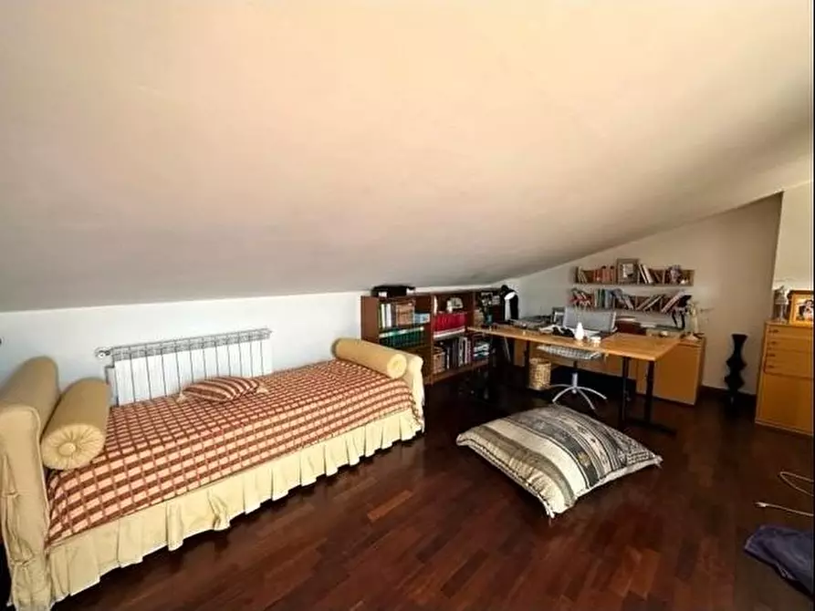 Immagine 24 di Mansarda in vendita  a Viareggio