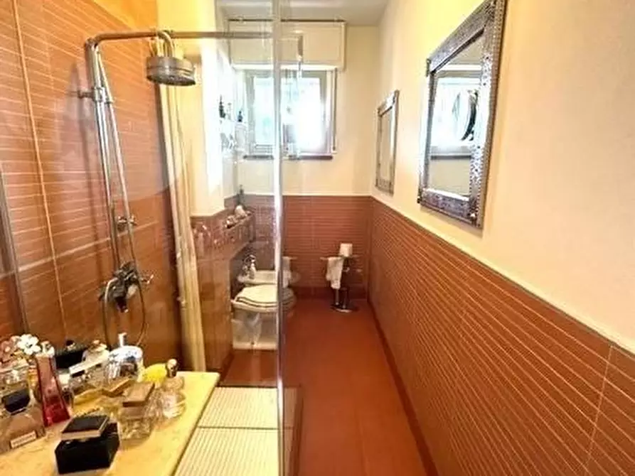 Immagine 20 di Mansarda in vendita  a Viareggio