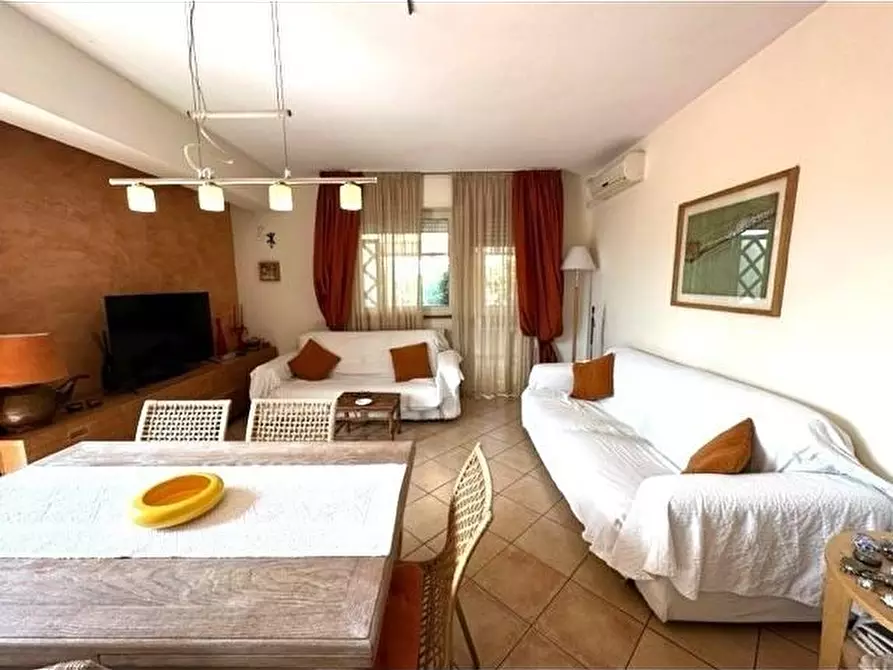 Immagine 3 di Mansarda in vendita  a Viareggio