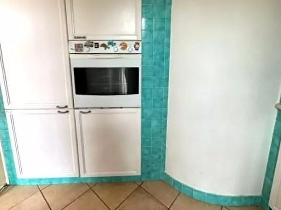 Immagine 15 di Mansarda in vendita  a Viareggio