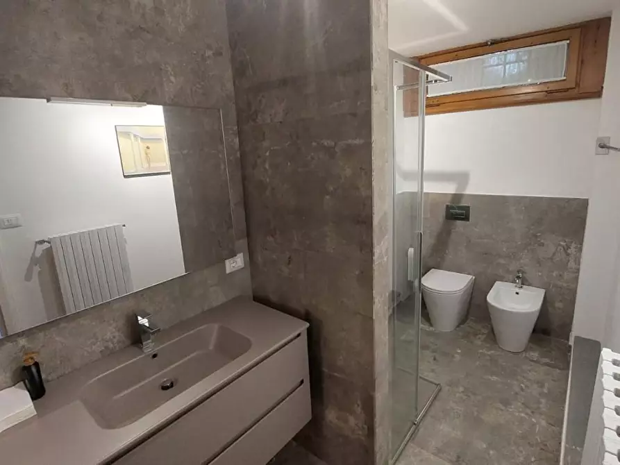 Immagine 5 di Villa in affitto  a Firenze